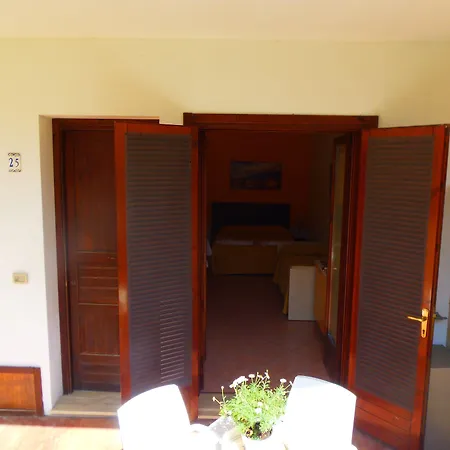 Missipezza A Frassanito Apartahotel 3*